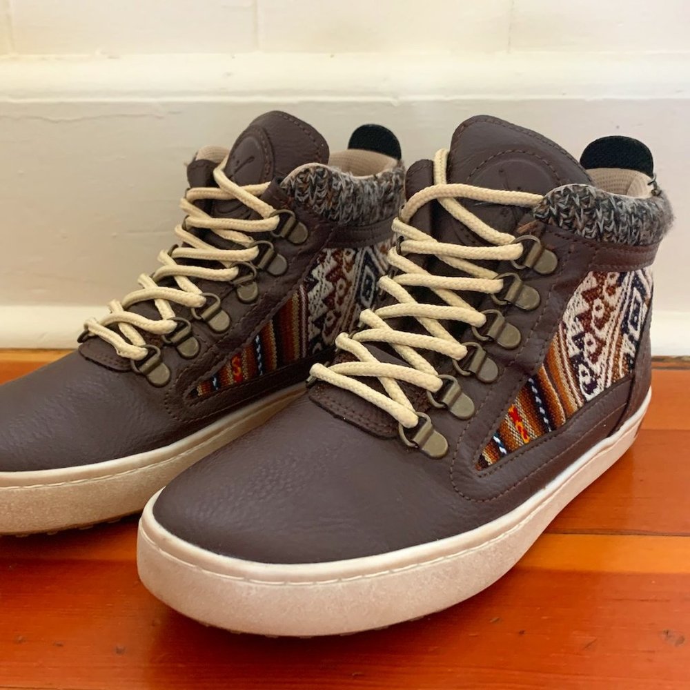 Womens Size 6 Inkkas Vegan Camping Boot